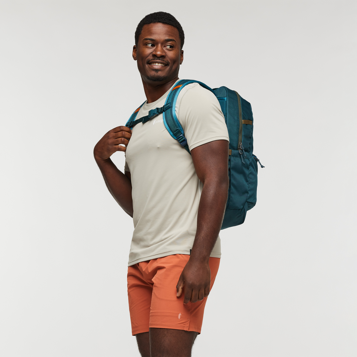 1200x1200png-S24Chiquillo26LBackpackCadaDiaAbyss_3.png
