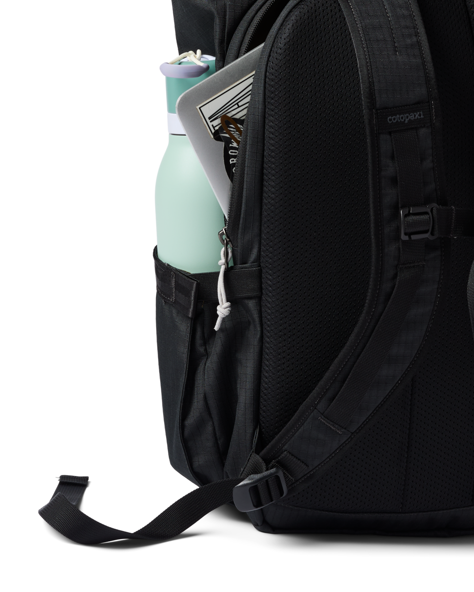 1200x1200png-S26UConsuelo22LDaypackCotopaxiBlack_A1.png