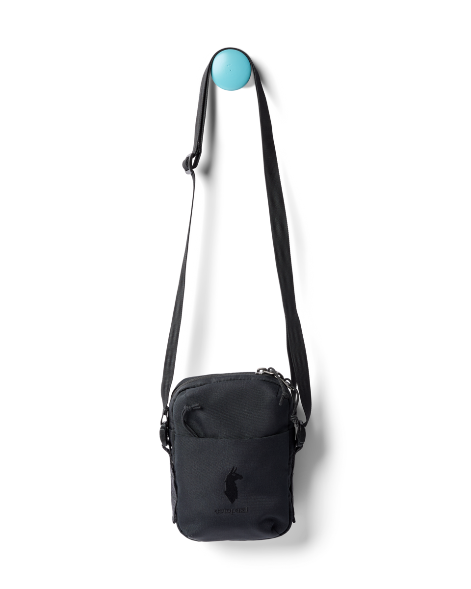 1200x1200png-S26UTodo1LShoulderBagCotopaxiBlack_A1.png