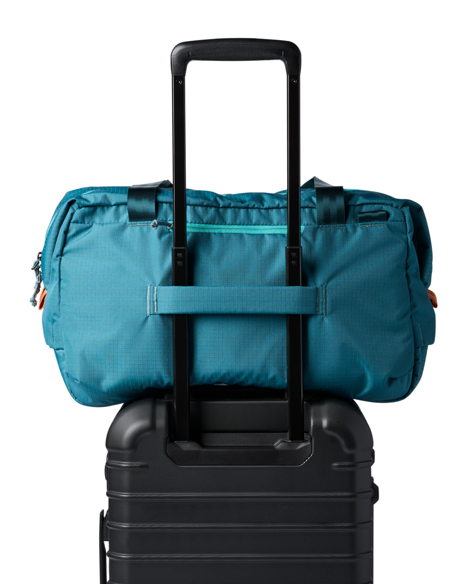 1200x1200png-S26UViaje35LTravelDuffelBlueSpruce_A3.png