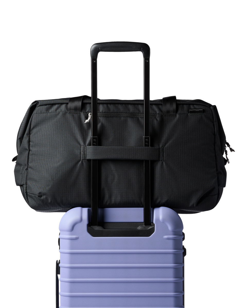 1200x1200png-S26UViaje45LTravelDuffelCotopaxiBlack_A3.png