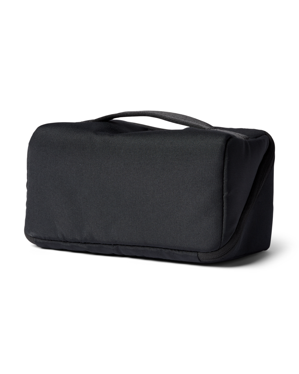 1200x1200png-S26UViajeToiletryKitCotopaxiBlack_B.png