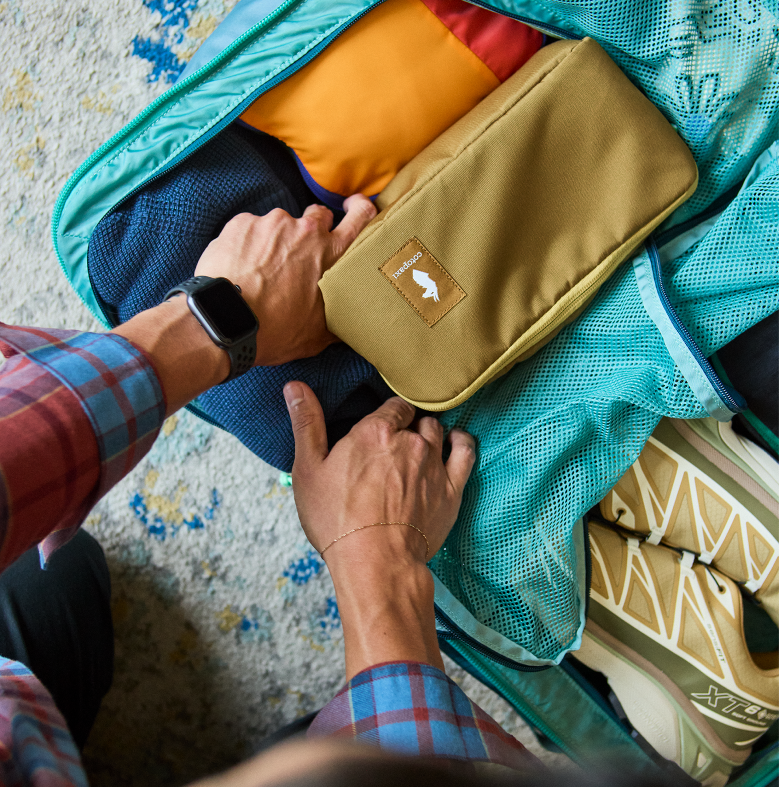 2000_X_2000-F25_Fall_Layers_Travel_Ready_8U6A2371_1.png