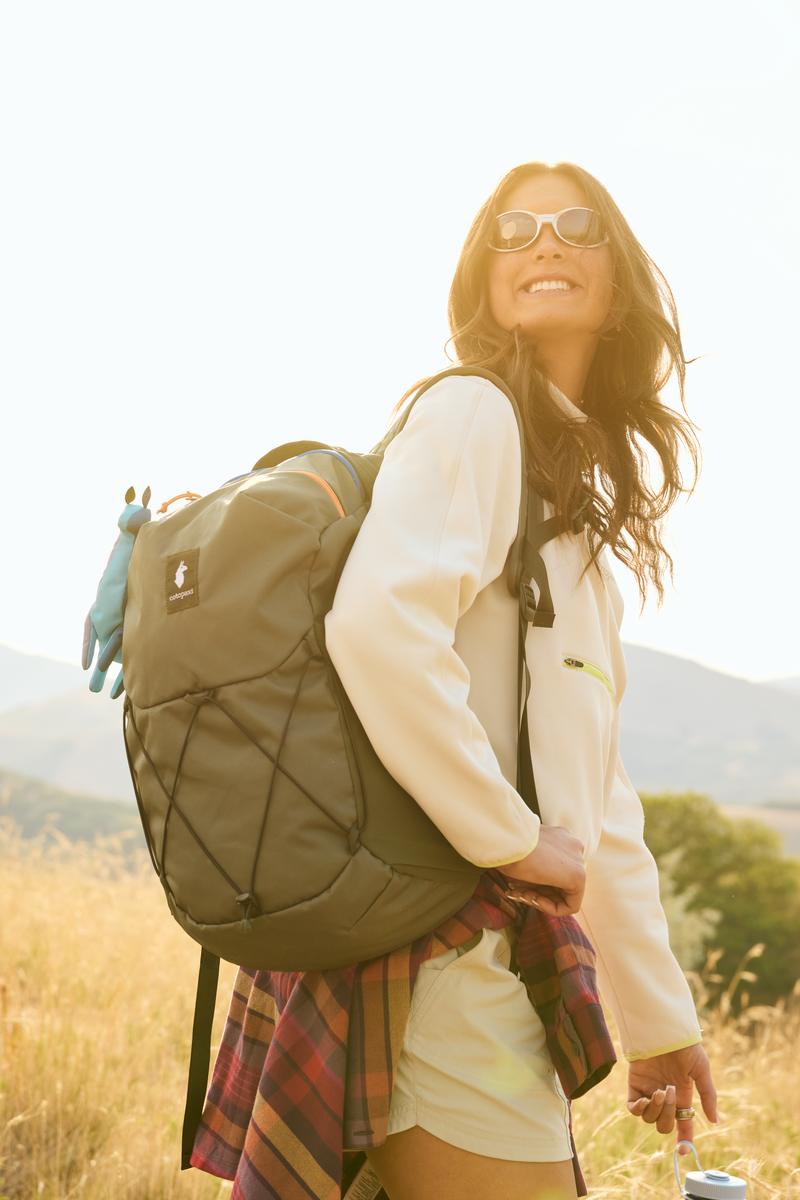 20260623-btc26-lifestyle-02-hike-pack-w-0075.png