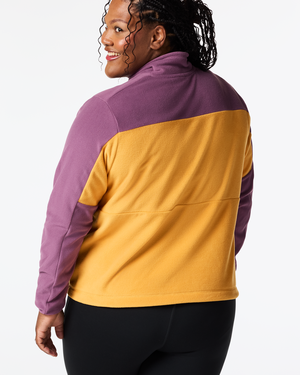f26-p-encima-fleece-pullover-plus-size-mystic-and-honeycomb-02-r.png