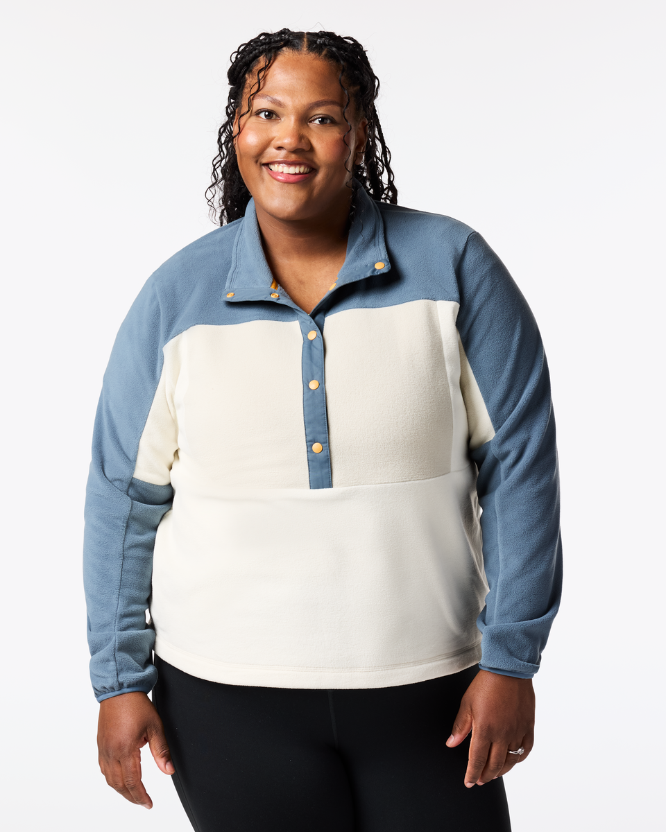 f26-p-encima-fleece-pullover-plus-size-slate-and-chalk-01-r.png