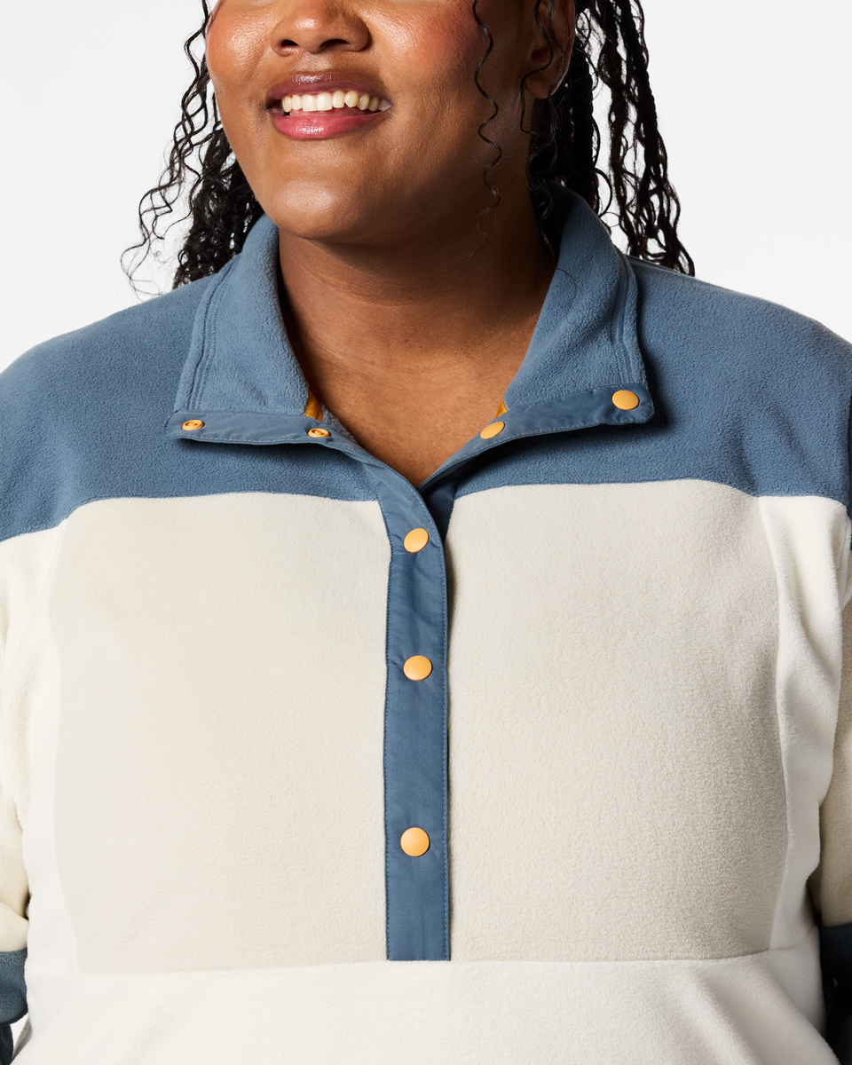 f26-p-encima-fleece-pullover-plus-size-slate-and-chalk-05-r.png