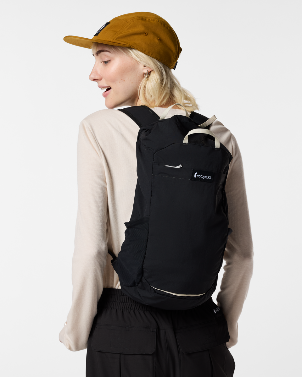 f26-u-empacable-16l-daypack-cotopaxi-black-02-r.png