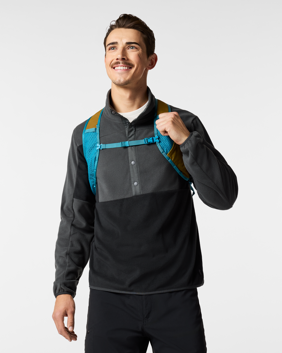 f26-u-empacable-16l-daypack-log-cabin-01-r.png