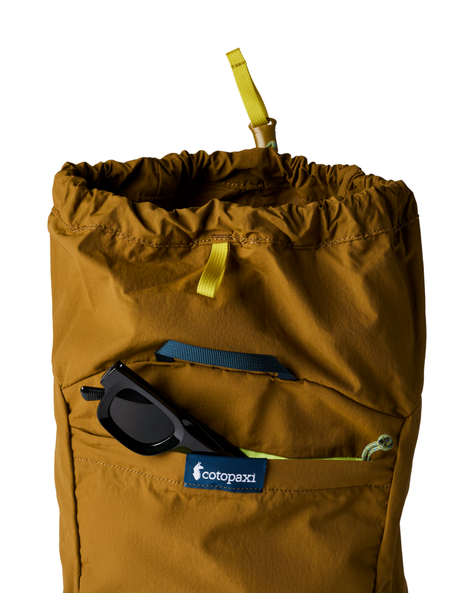 f26-u-empacable-16l-daypack-log-cabin-a2-r.png