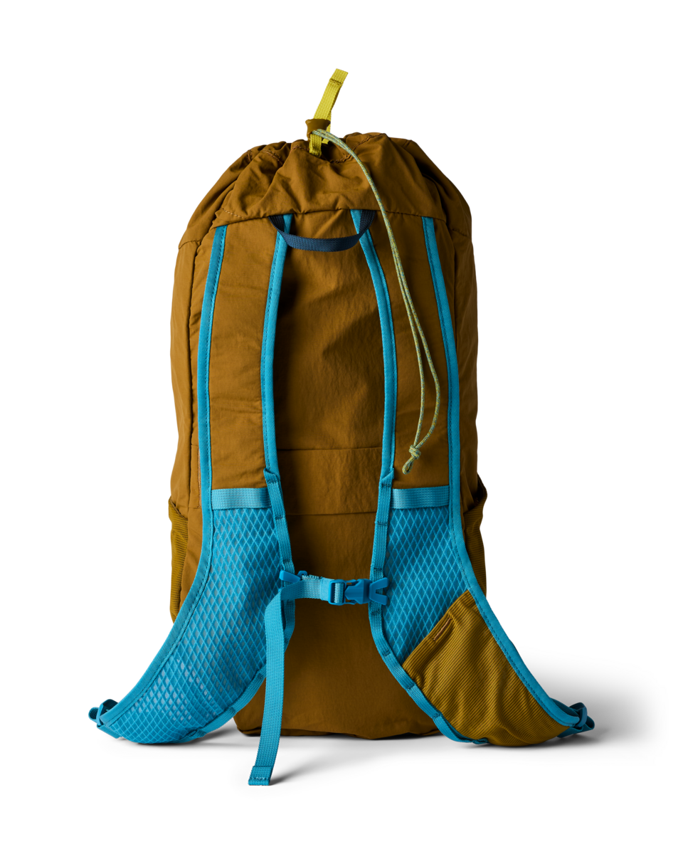 f26-u-empacable-16l-daypack-log-cabin-b-r.png