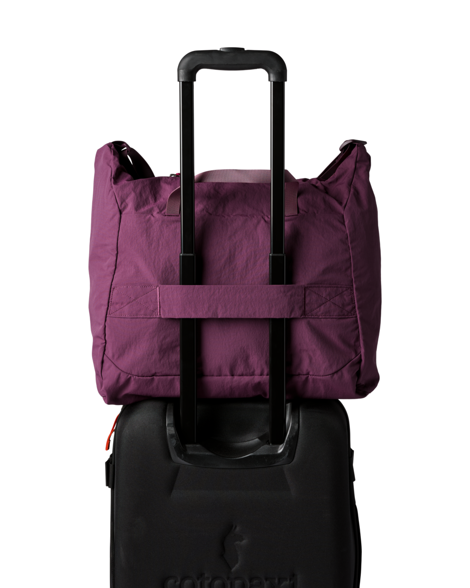 f26-u-empacable-30l-tote-acai-a2-r_e6d9e9a3-a79c-43d8-b8cb-0471c6321024.png