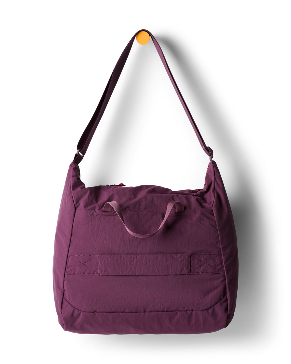 f26-u-empacable-30l-tote-acai-b-r_d66b8e8b-ff08-4793-8c50-04291178a01e.png