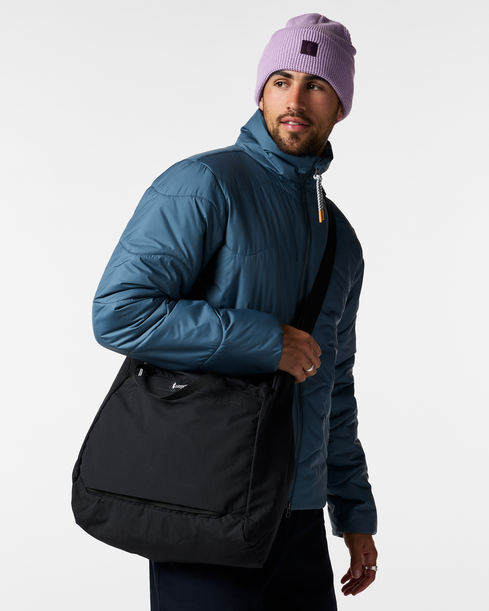 f26-u-empacable-30l-tote-cotopaxi-black-01-r-1_e09bb8d2-b972-4347-bbee-568abf564312.png