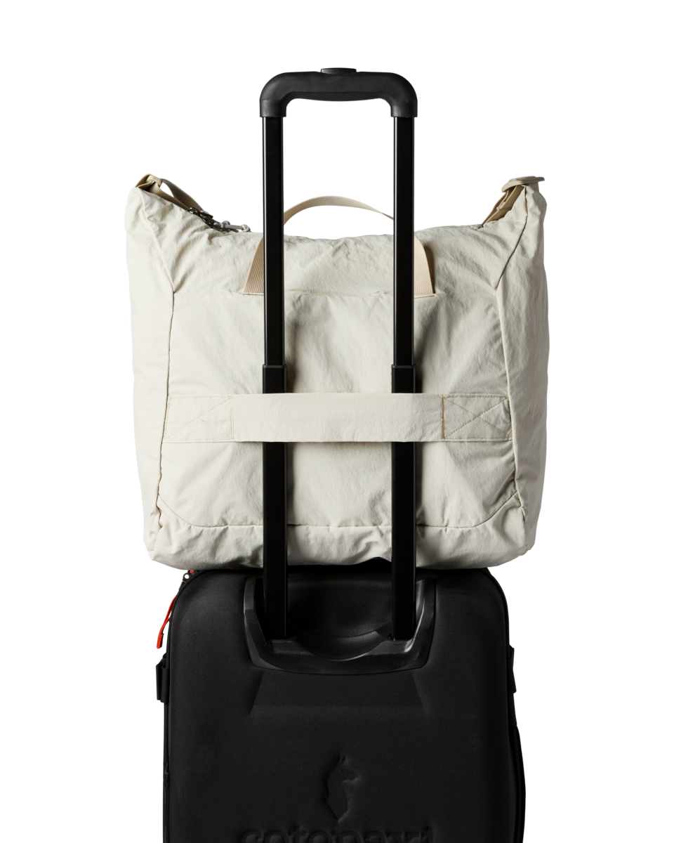 f26-u-empacable-30l-tote-mineral-a2-r_181f7b76-d043-4ad8-82c3-eaa742b040dc.png