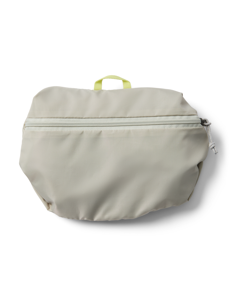 f26-u-empacable-6l-crescent-bag-mineral-a4-r.png