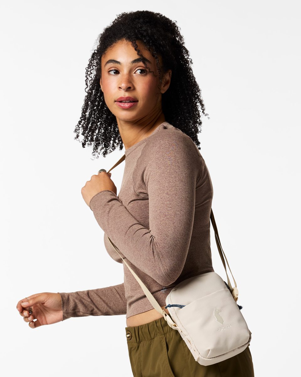f26-u-todo-1l-shoulder-bag-cream-01-r.png