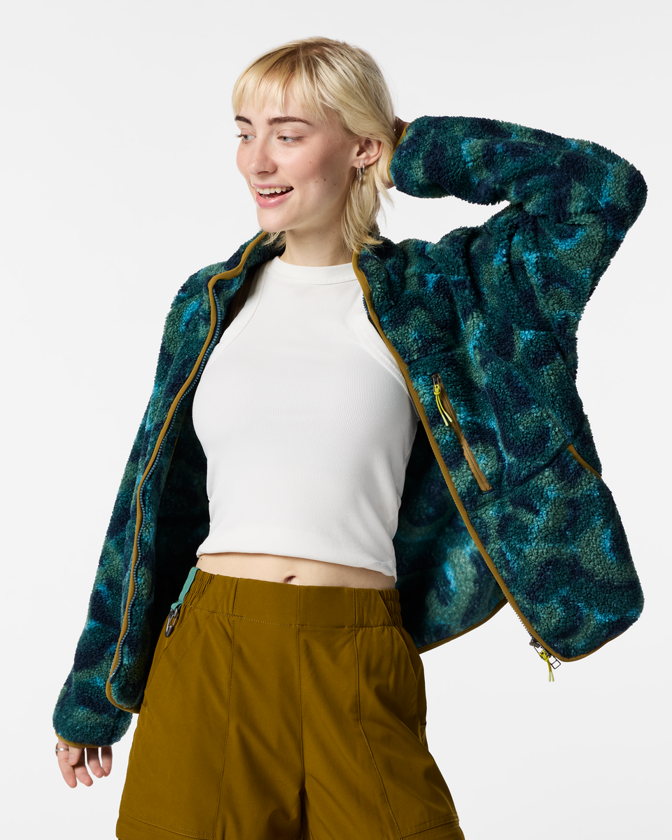 f26-w-amigazo-fleece-jacket-brush-clouds-oasis-01-r.png