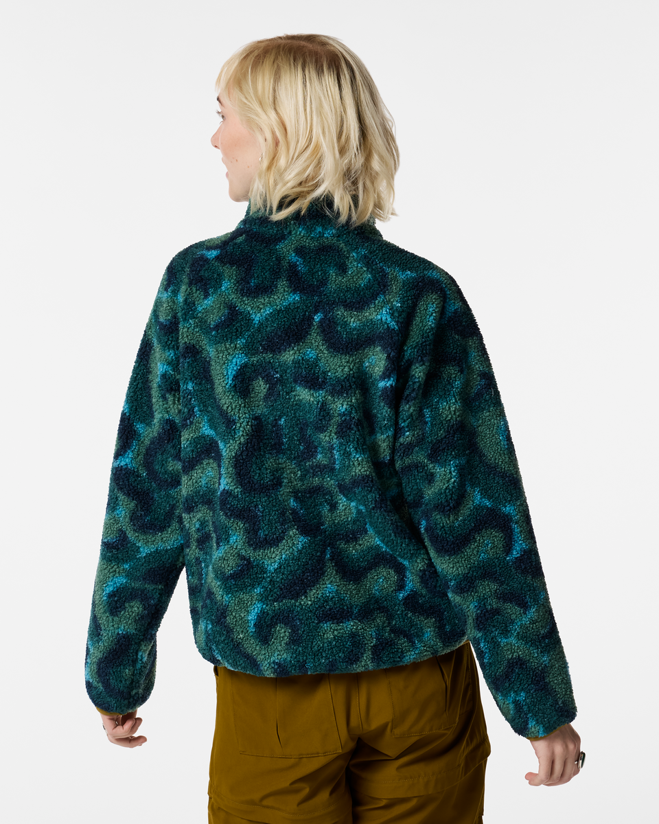 f26-w-amigazo-fleece-jacket-brush-clouds-oasis-02-r.png