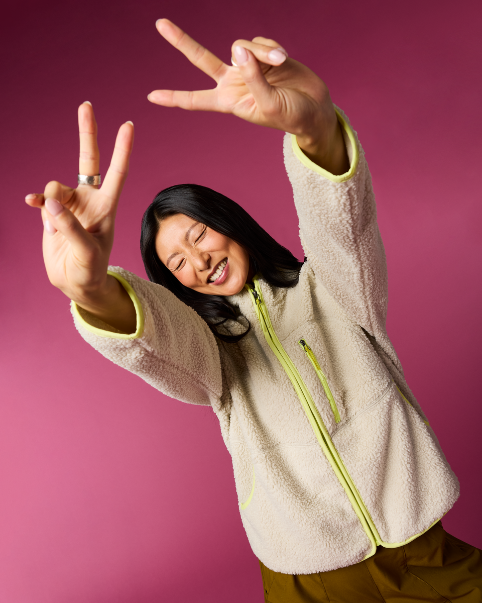 f26-w-amigazo-fleece-jacket-mineral-06-r.png