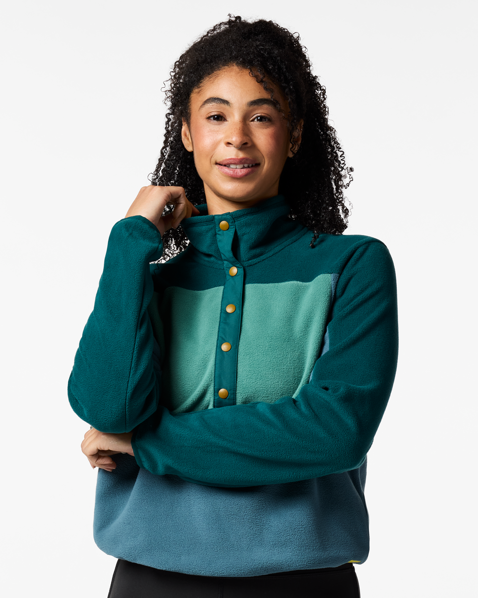 f26-w-encima-fleece-pullover-deep-ocean-and-oasis-01-r.png