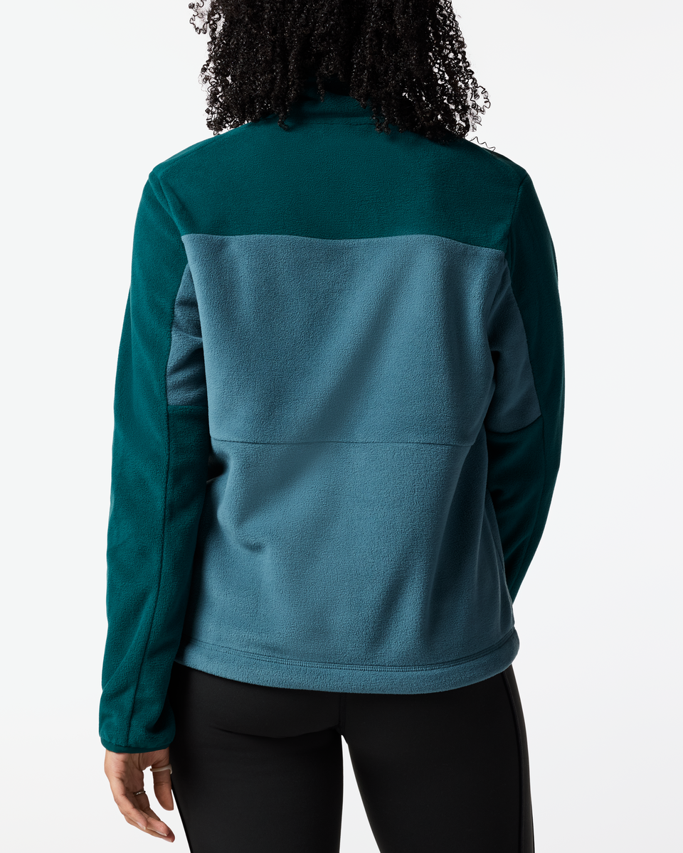 f26-w-encima-fleece-pullover-deep-ocean-and-oasis-02-r.png
