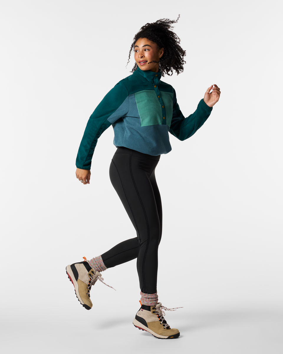 f26-w-encima-fleece-pullover-deep-ocean-and-oasis-03-r.png