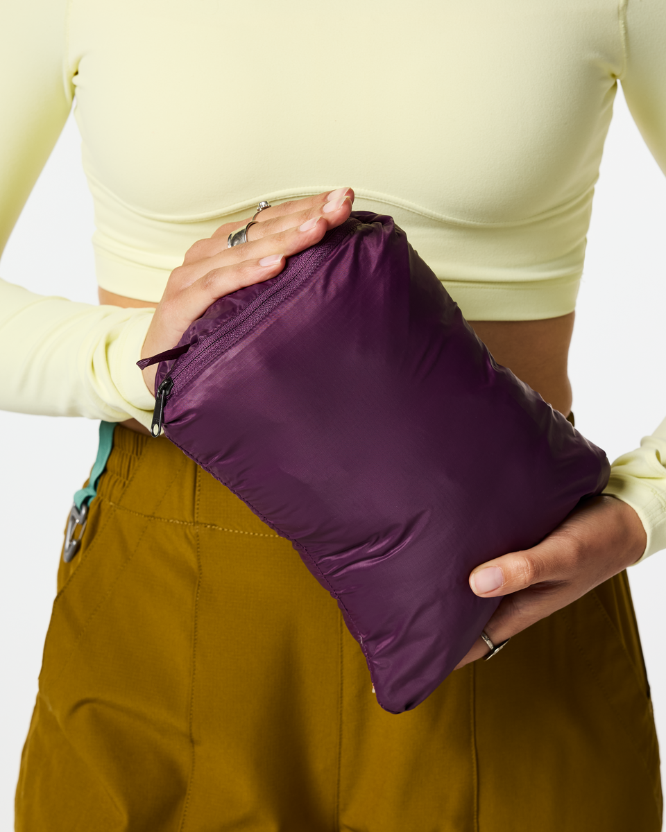 f26-w-fuego-down-jacket-acai-and-mystic-06-r.png