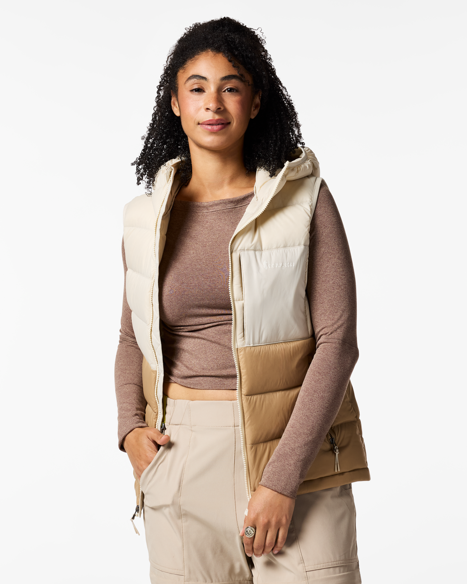 f26-w-fuego-max-down-vest-cream-and-khaki-01-r.png