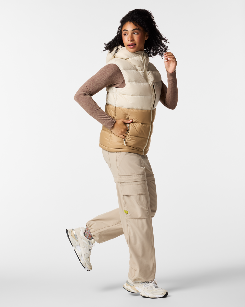 f26-w-fuego-max-down-vest-cream-and-khaki-03-r.png