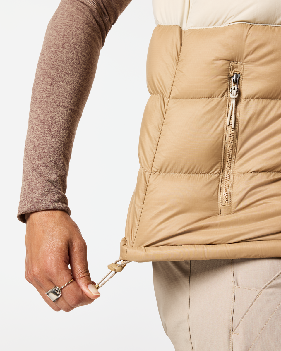 f26-w-fuego-max-down-vest-cream-and-khaki-05-r.png