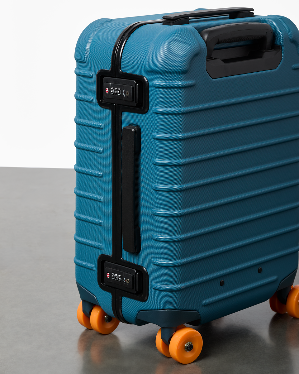s26-u-coraza-suitcase-carry-on-blue-spruce-a1.png