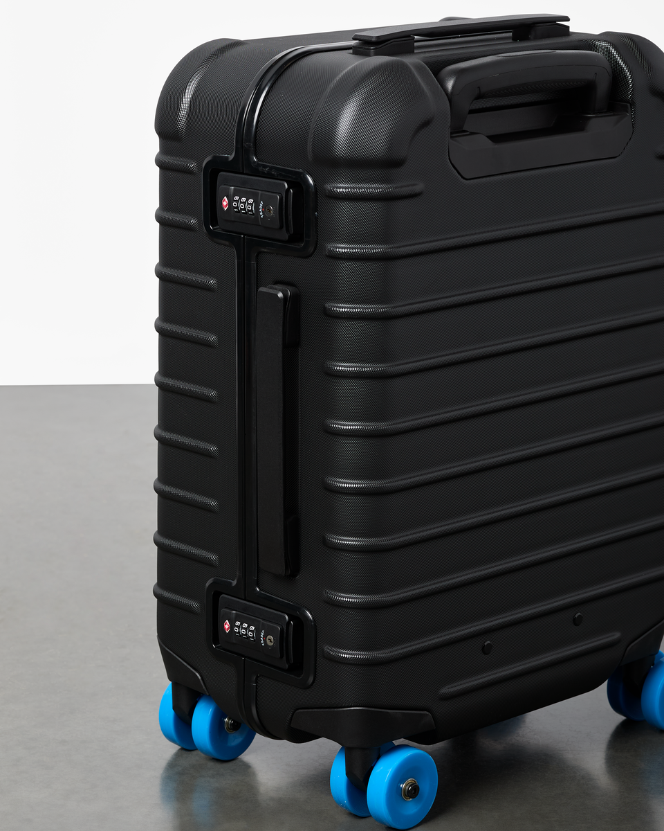 s26-u-coraza-suitcase-carry-on-cotopaxi-black-a1.png
